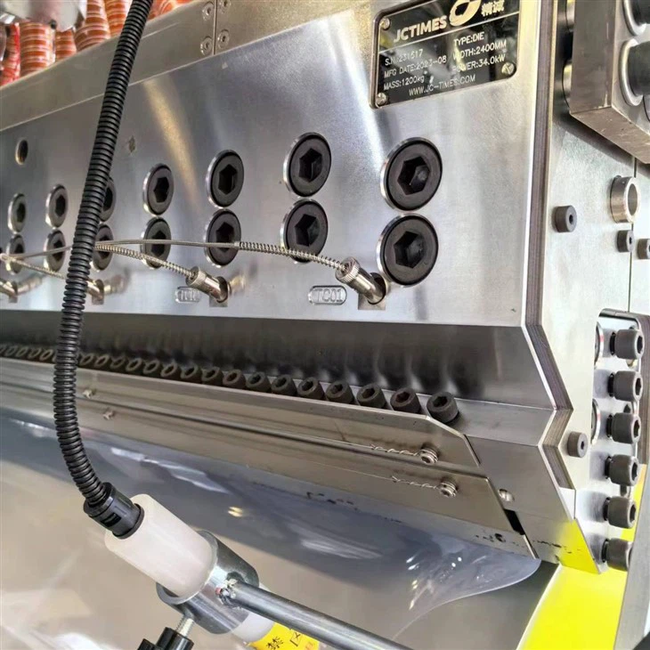 Stretch Film Cutting Machine